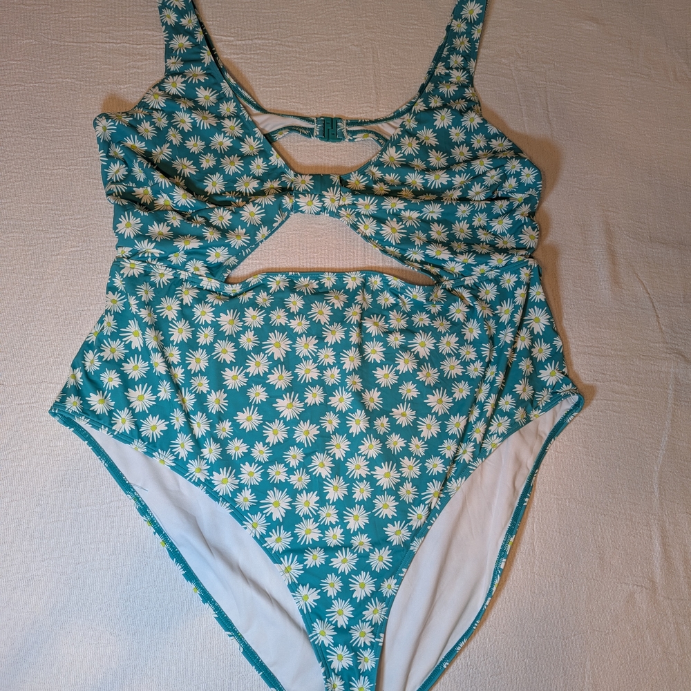 Daisy Print Cutout One Piece Swimsuit